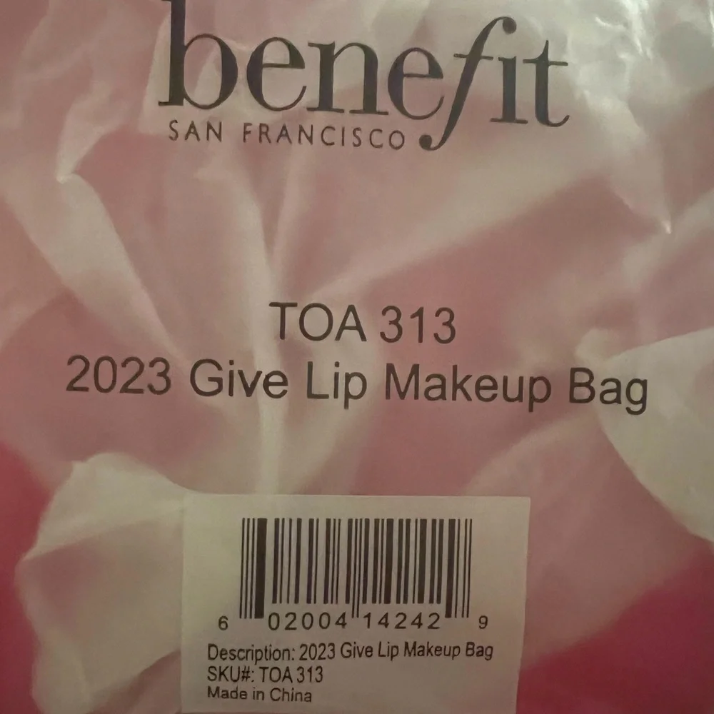 Benefit Cosmetic large pink cosmetic bag NWT